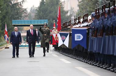 Millî Savunma Bakanı Yaşar Güler, İngiltere Savunma Bakanı John Healey ile Görüştü