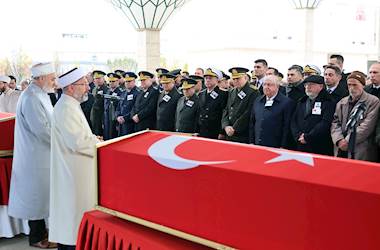 Millî Savunma Bakanı Yaşar Güler ve TSK Komuta Kademesi Şehidimizin Cenaze Törenine Katıldı