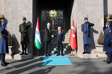 Millî Savunma Bakanı Yaşar Güler, Macaristan Savunma Bakanı Kristof Szalay Bobrovniczky’le Bir Araya Geldi