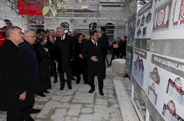 Milli Savunma Bakanı Yaşar Güler, Antakya’da Habib-İ Neccar Camii’ni Ziyaret Ederek Esnafla Bir Araya Geldi