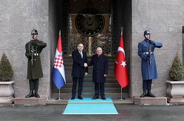 Millî Savunma Bakanı Yaşar Güler, Hırvatistan Başbakan Yardımcısı ve Savunma Bakanı Ivan Anusiç ile Bir Araya Geldi