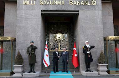  Millî Savunma Bakanı Yaşar Güler ile Kuzey Kıbrıs Türk Cumhuriyeti Dışişleri Bakanı Tahsin Ertuğruloğlu, Millî Savunma Bakanlığında Bir Araya Geldi