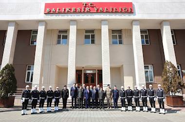 Millî Savunma Bakanı Yaşar Güler, Balıkesir Valiliğini Ziyaret Etti