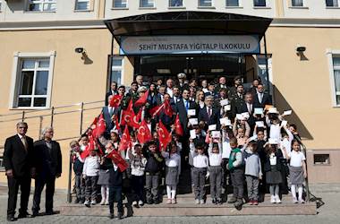 180 Okuldaki 11 Binden Fazla Öğrenci İlk Mektuplarını Mehmetçiğe Yazdı