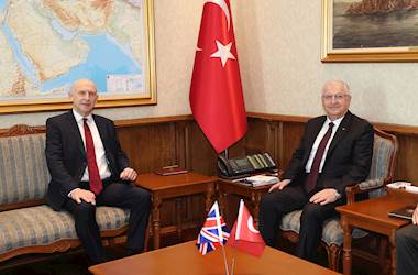 Millî Savunma Bakanı Yaşar Güler, İngiltere Savunma Bakanı John Healey ile Bir Araya Geldi