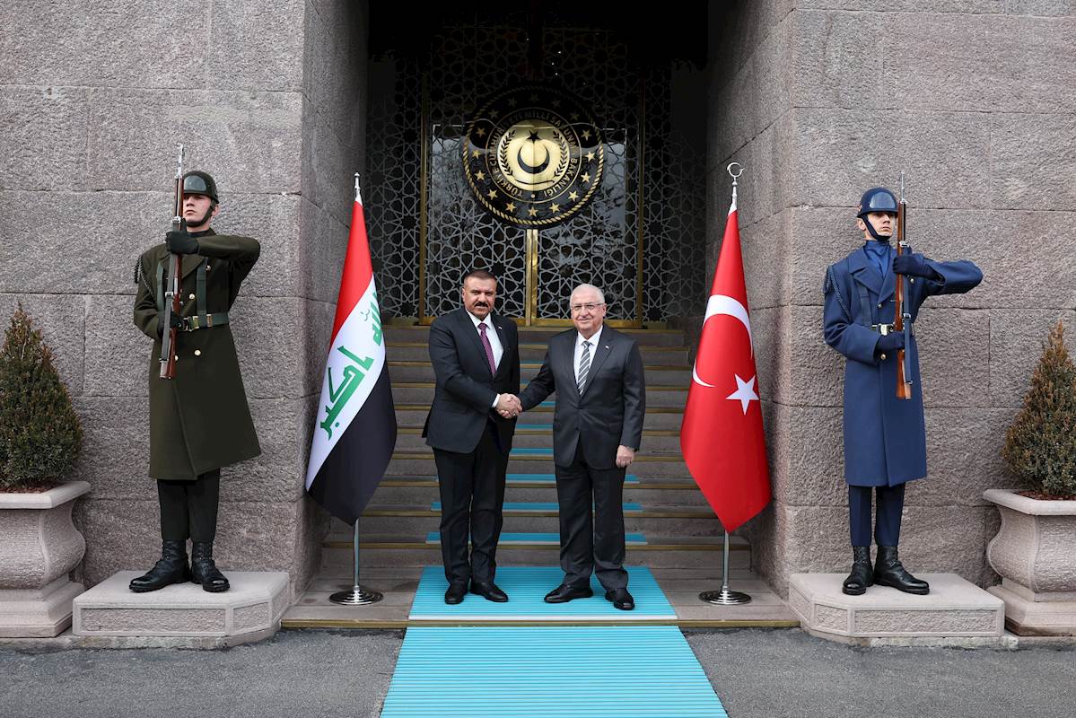 Millî Savunma Bakanı Yaşar Güler, Irak İçişleri Bakanı Abdülemir Şimmeri ile Bir Araya Geldi