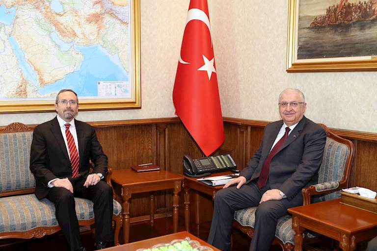 Millî Savunma Bakanı Yaşar Güler, ABD Dışişleri Bakanlığı Siyasi İşler Müsteşar Vekili John Bass'ı Kabul Etti