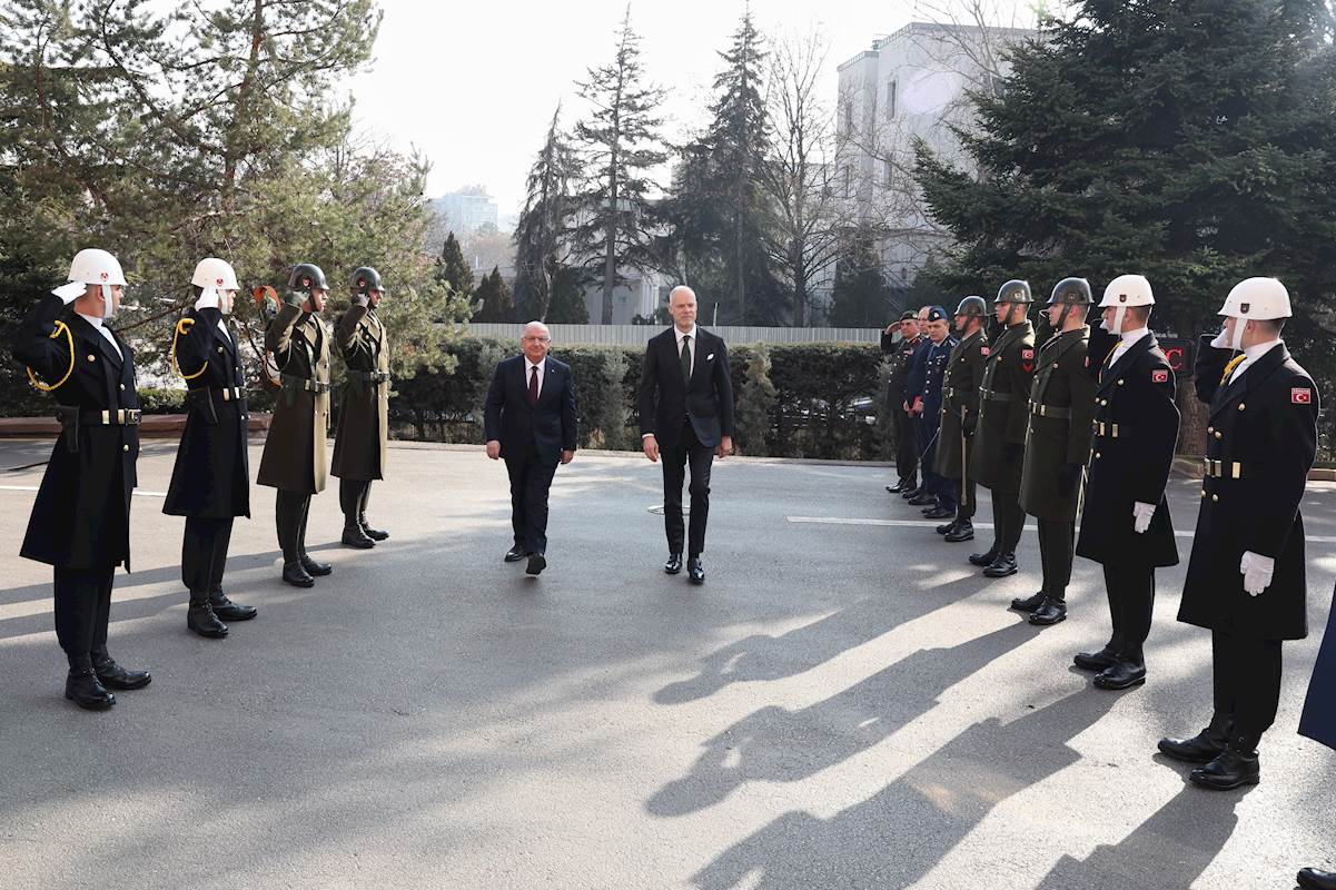 Millî Savunma Bakanı Yaşar Güler, Macaristan Savunma Bakanı Kristof Szalay Bobrovniczky’le Bir Araya Geldi