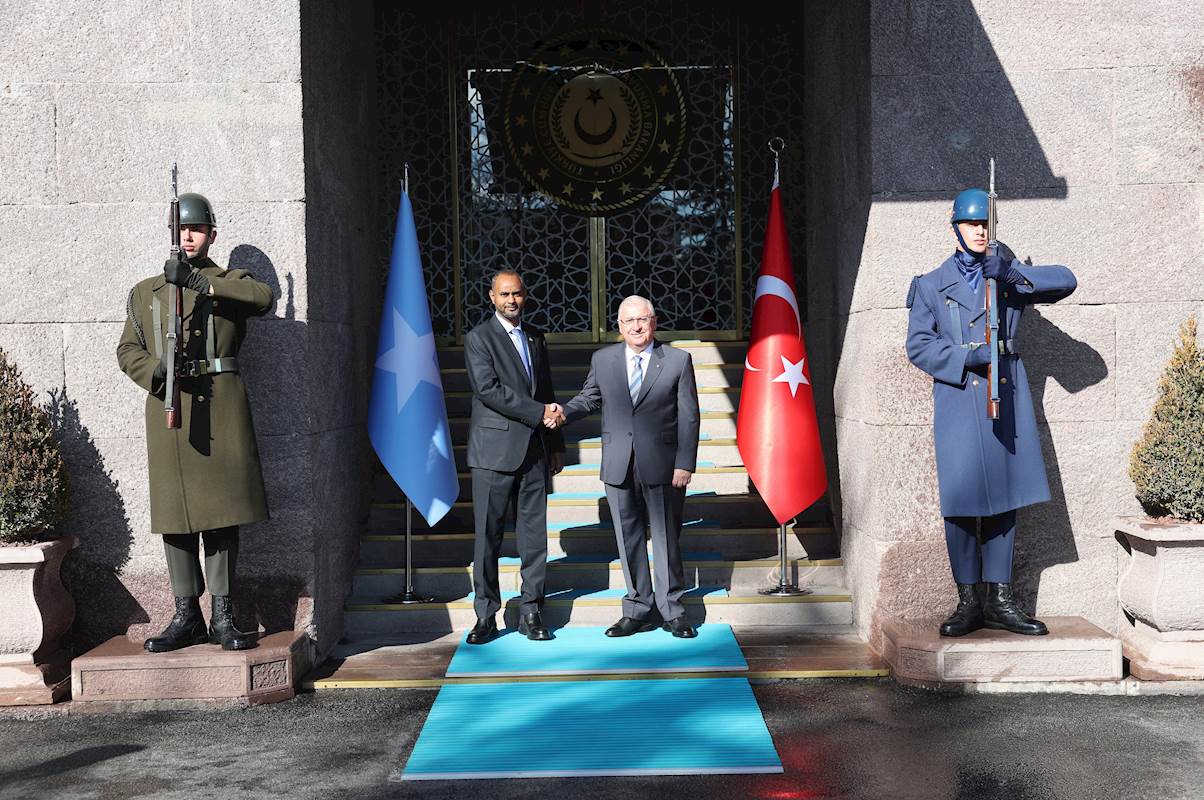 Millî Savunma Bakanı Yaşar Güler, Somali Savunma Bakanı Abdulkadir Muhammed Nur ile Millî Savunma Bakanlığında Bir Araya Geldi