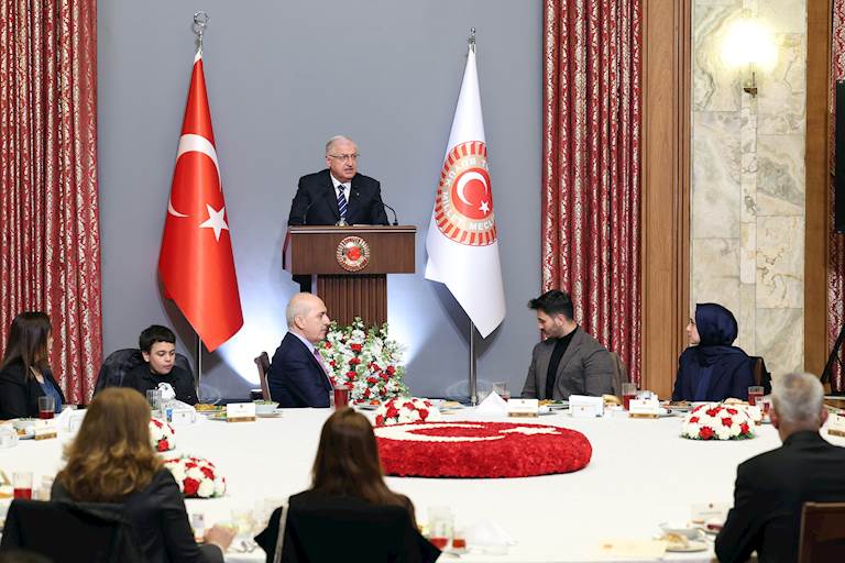 Millî Savunma Bakanı Yaşar Güler, Şehit Aileleri ve Gazilerle İftarda Bir Araya Geldi