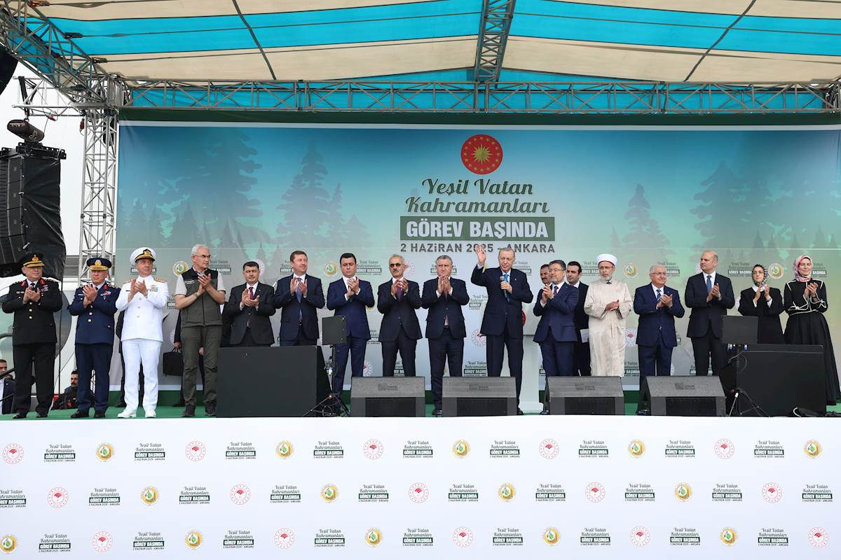 Millî Savunma Bakanı Yaşar Güler, Etimesgut’taki 11’inci Hava Ulaştırma Ana Üs Komutanlığımızda Gerçekleştirilen “Yeşil Vatan Kahramanları Görev Başında” Programına Katıldı