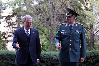 Millî Savunma Bakanı Hulusi Akar, Kazakistan Savunma Bakanı Orgeneral Ruslan Jaksylkov ile Bir Araya Geldi