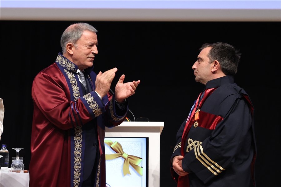 Millî Savunma Bakanı Hulusi Akar’a Erciyes Üniversitesi Tarafından Fahri Doktora Ünvanı Verildi