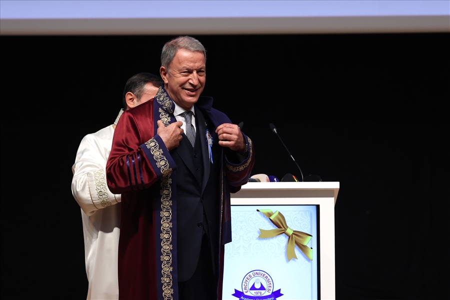 Millî Savunma Bakanı Hulusi Akar’a Erciyes Üniversitesi Tarafından Fahri Doktora Ünvanı Verildi