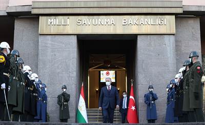 Millî Savunma Bakanı Hulusi Akar, Tacikistan Savunma Bakanı Org. Sherali Mirzo ile Bir Araya Geldi