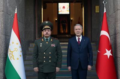 Millî Savunma Bakanı Hulusi Akar, Tacikistan Savunma Bakanı Org. Sherali Mirzo ile Bir Araya Geldi