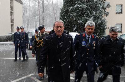 Millî Savunma Bakanı Hulusi Akar, Ramstein’daki Toplantı Sonrası Değerlendirmelerde Bulundu: “İsveç Savunma Bakanı Pal Jonson’un Türkiye’ye Yapacağı Ziyareti İptal Ettik” 