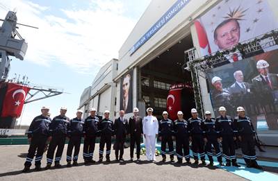  Cumhurbaşkanımız Sn. Erdoğan, Hızırreis Denizaltısı Havuza Çekme ve Selmanreis Denizaltısı İlk Kaynak Töreni'ne Katıldı