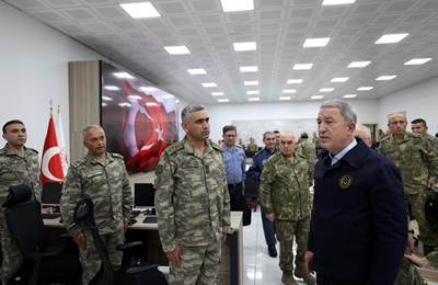 Millî Savunma Bakanı Hulusi Akar Beraberindeki TSK Komuta Kademesi ile Şanlıurfa’daki Harekât Merkezine Gitti