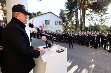 Millî Savunma Bakanı Hulusi Akar, MKE Mühimmat Fabrikasını Ziyaret Ederek Personelle Bir Araya Geldi