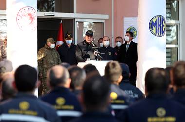 Millî Savunma Bakanı Hulusi Akar, MKE Mühimmat Fabrikasını Ziyaret Ederek Personelle Bir Araya Geldi